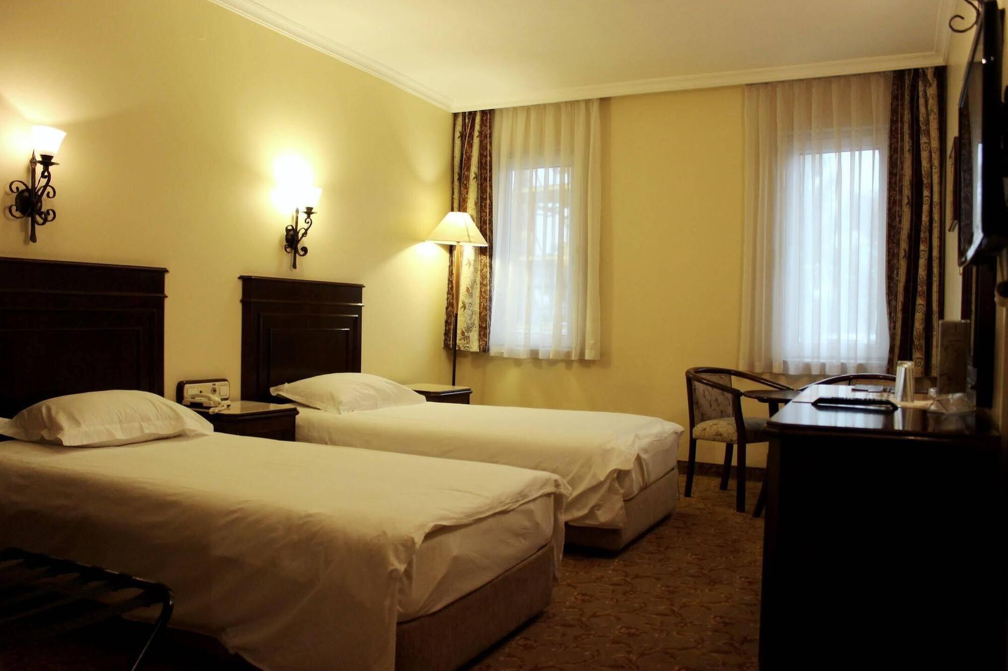 Montania Town Hotel Mudanya Ngoại thất bức ảnh